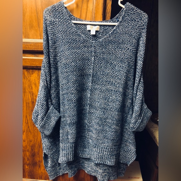 Studio Sweaters - STUDIO SWEATER SIZE L/XL